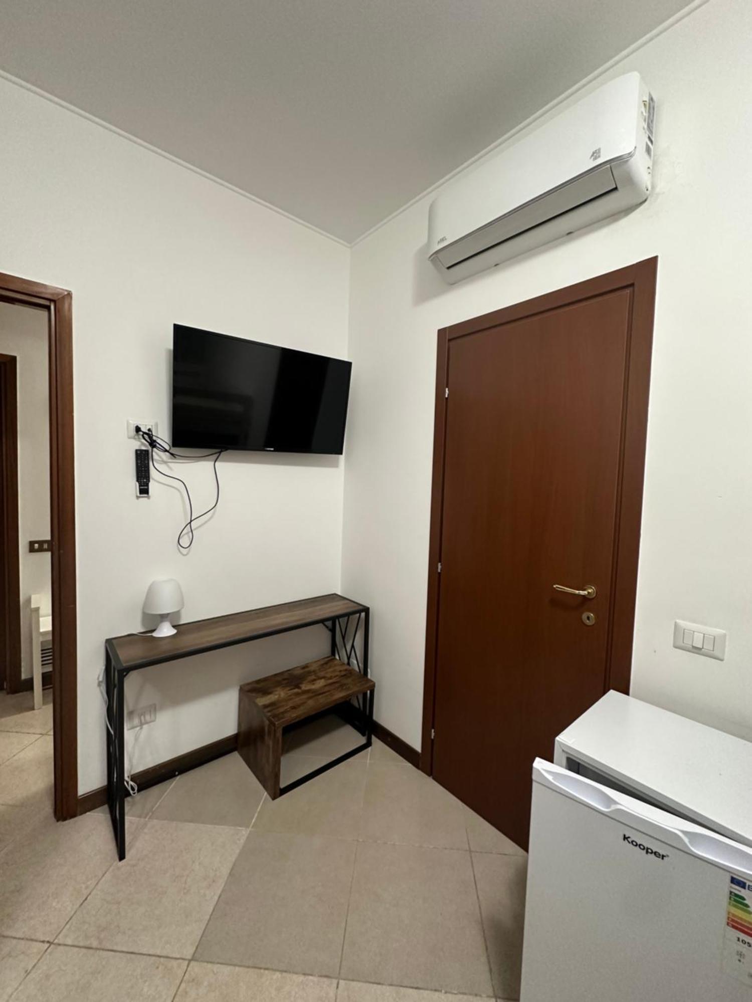 Gigli, Rooms Con Cucina In Comune E Terrazza Milan Extérieur photo